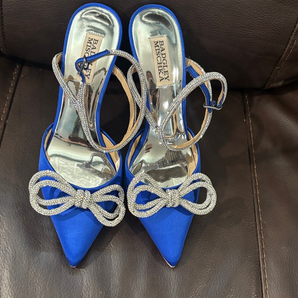 Badgley Mischka Jasmine Pointed Toe Pump - Picture 4 of 8